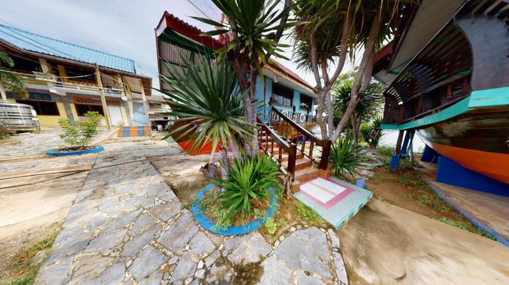 Rimtalay Resort Koh Si Chang Ngoại thất bức ảnh