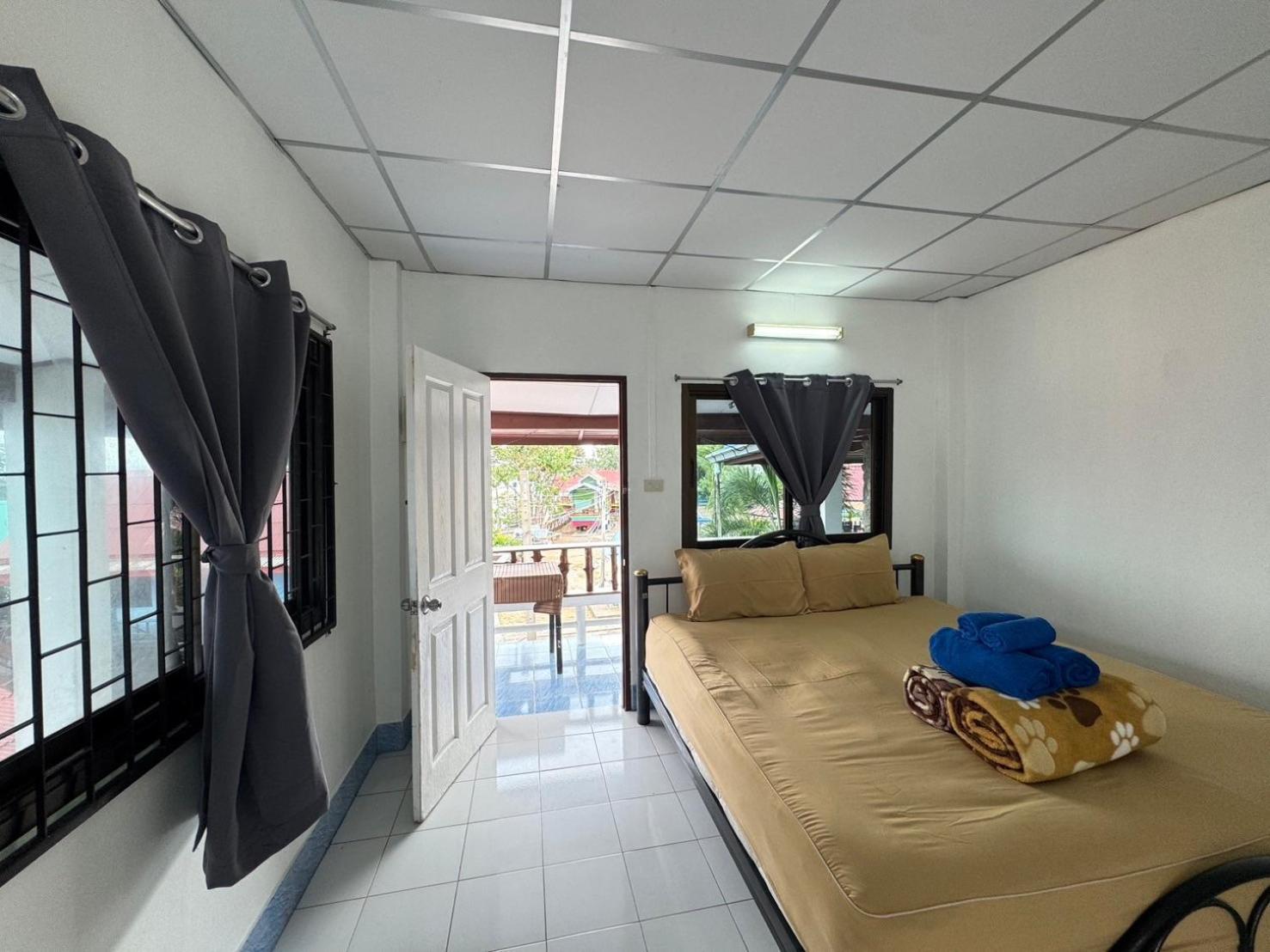 Rimtalay Resort Koh Si Chang Ngoại thất bức ảnh