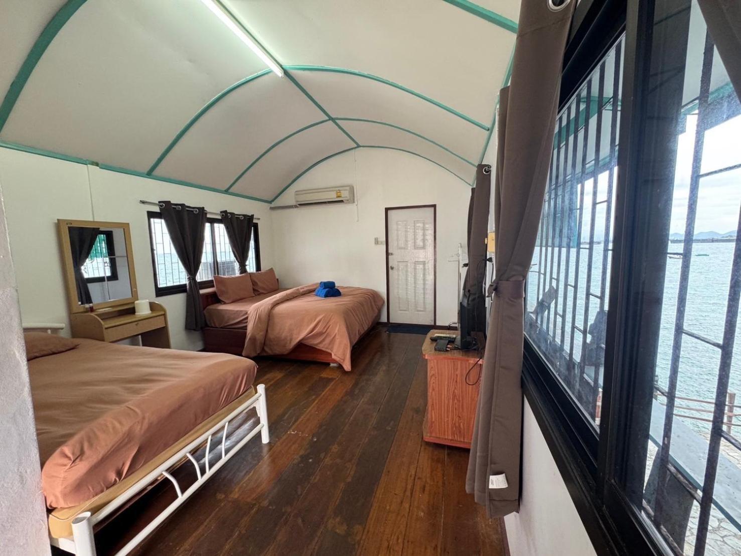 Rimtalay Resort Koh Si Chang Ngoại thất bức ảnh